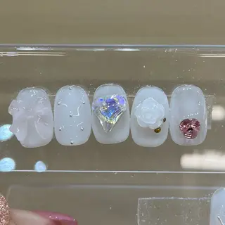 ネイル 👑 pool SAKI 👑のネイルデザイン