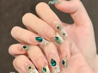 ネイル Luna ✨のネイルデザイン