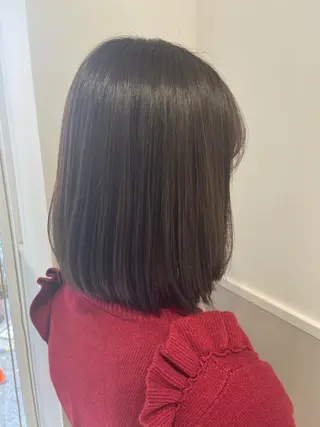 ミディアム カラー 小栗 麻衣のヘアスタイル
