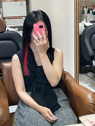 ロング カラー アンジー サロンドヘアーのヘアスタイル