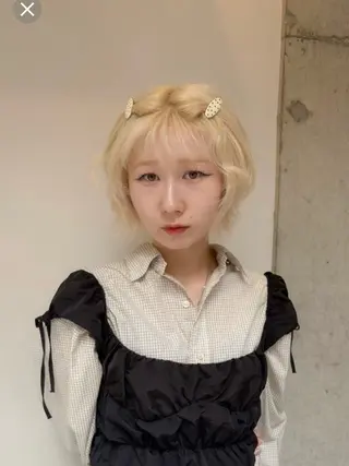 ショート カラー 🌝ぷる艶ハイトーン 柔らかヘア🍅まあやのヘアスタイル