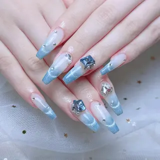 ネイル ❤️‍🔥長さだし専 門店queensのネイルデザイン