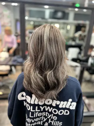 カラー D· dreamのヘアスタイル