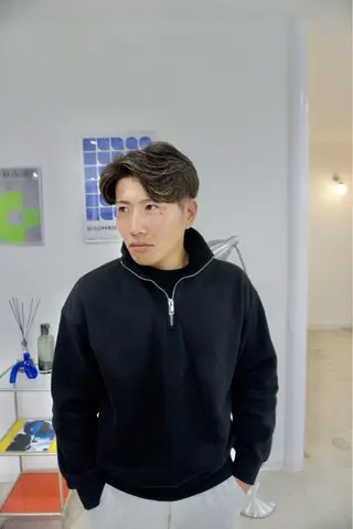 ショート 岡田 駿也のヘアスタイル