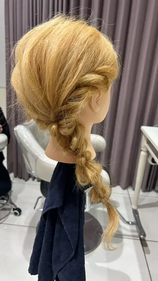 ロング ヘアアレンジ 丹下 朋香のヘアスタイル