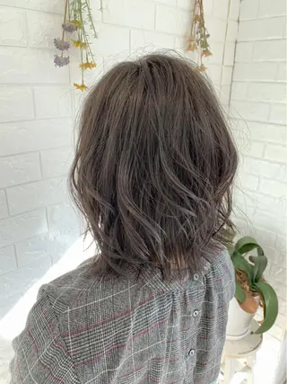 ミディアム カラー ハイトーン/ブリーチ 山崎 悠次のヘアスタイル