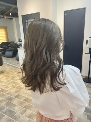 ロング YUI/ ブリーチカラー🌷のヘアスタイル