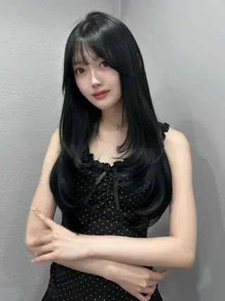 ロング カラー 𝑴𝑶𝑲𝑨渋谷 トレンド韓国ヘア🩷のヘアスタイル
