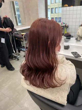 セミロング カラー 抜け感レイヤー︴ ニュアンスカラーのヘアスタイル
