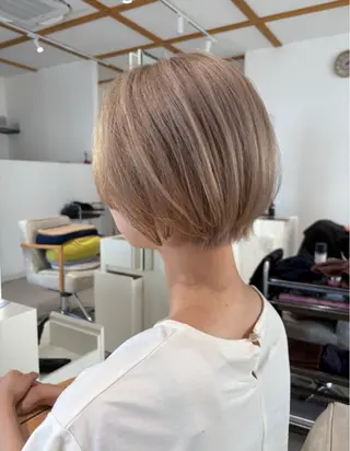 ショート 透明感カラー/ボブ 高野菜瑠のヘアスタイル