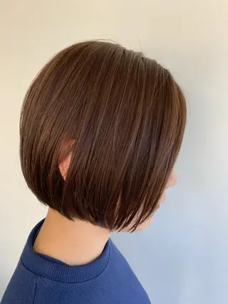 カラー 💜ショート💜 ウルフ、ボブ二色亜美のヘアスタイル