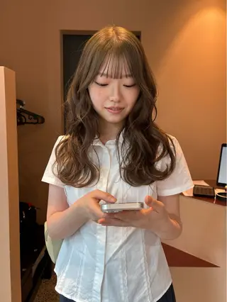 セミロング カラー 韓国レイヤー YOKE reinaのヘアスタイル