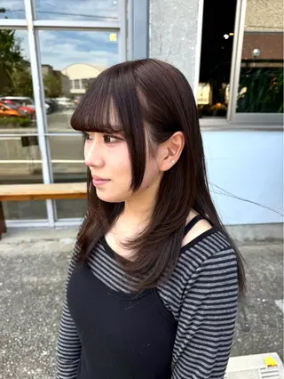 セミロング カラー 中西 琉渚のヘアスタイル