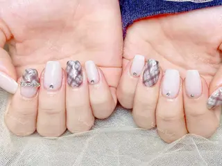 ネイル 🦋 Queenieのネイルデザイン