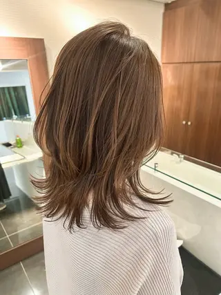 ミディアム カラー チーフデザイナー 若林　麻衣のヘアスタイル