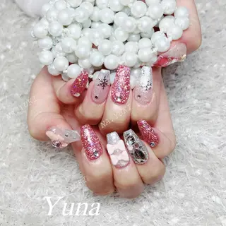 ネイル 🦋 Queenieのネイルデザイン