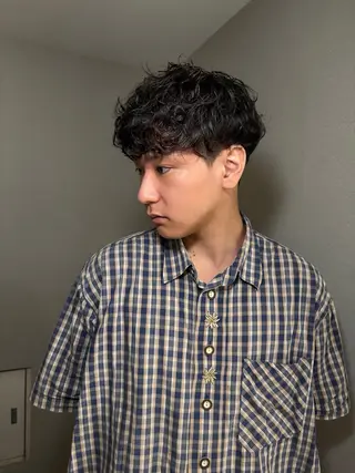 ショート パーマ メンズ センターパート特化 井上健太のヘアスタイル