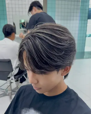 カラー メンズ 高崎 堅心のヘアスタイル