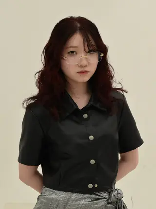 セミロング カラー 吉田 紫音のヘアスタイル