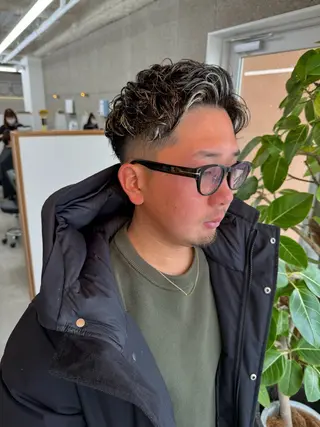 カラー パーマ メンズ 八谷 将平のヘアスタイル