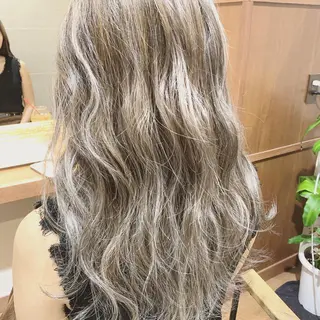ロング ハイトーン得意😍 Lumiereのヘアスタイル