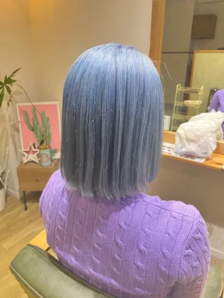 ショート カラー ハイトーンカラー シールエクステのヘアスタイル