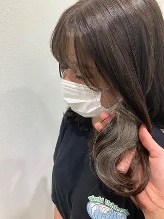 ミディアム カラー 長山 茉白のヘアスタイル