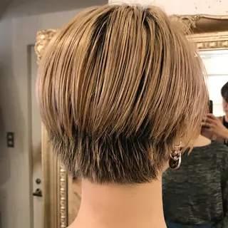 ショート カラー 代官山 ボブヘアーのヘアスタイル
