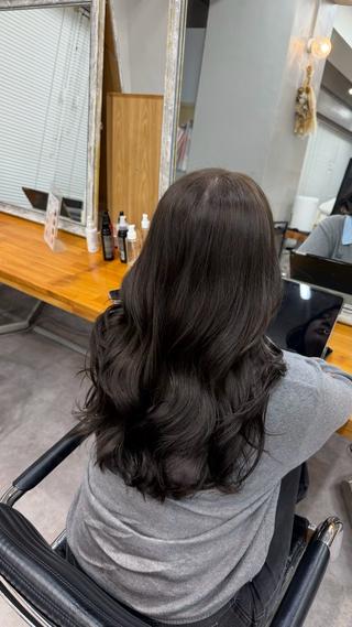 セミロング 🧸ダブルカラー モデルmio🧸のヘアスタイル