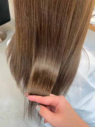 カラー en-te:am 井上茉保のヘアスタイル