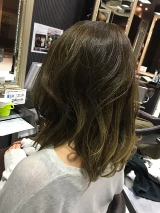 ミディアム カラー 韓国ヘア✨グレージュ カラーasamiのヘアスタイル