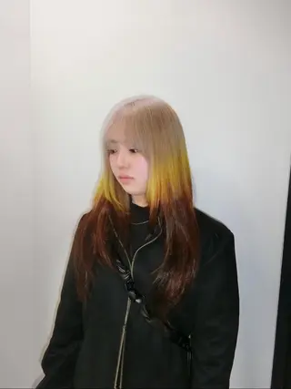 セミロング カラー 🧤高明度ハイトーン 🧤莉音のヘアスタイル