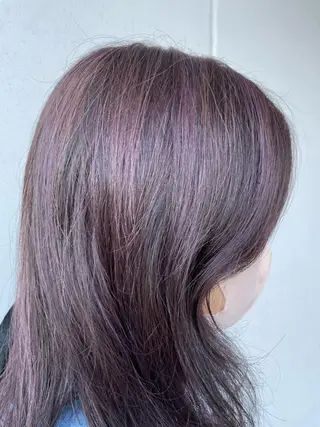 セミロング カラー Akala hitomiのヘアスタイル