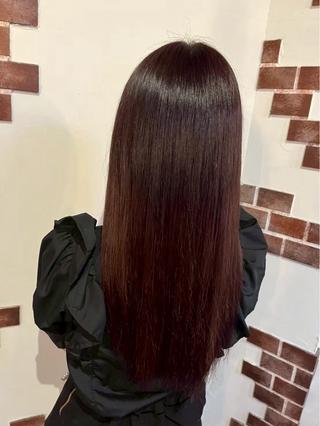 セミロング 西村雪菜 グレイカラーのヘアスタイル