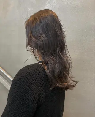 セミロング カラー ウルフカット 811 大阪梅田 ウルフのヘアスタイル