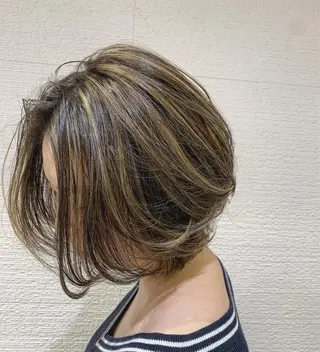 ミディアム カラー ヘアアレンジ 白髪ぼかしハイライト 茗荷谷駅徒歩2分のヘアスタイル