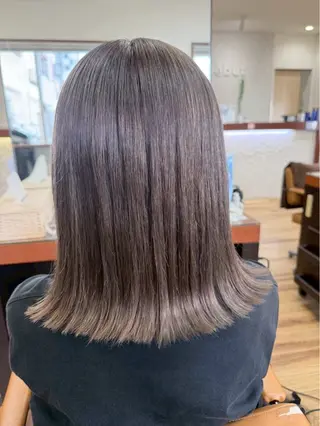 ミディアム 赤嶺 雅姫のヘアスタイル