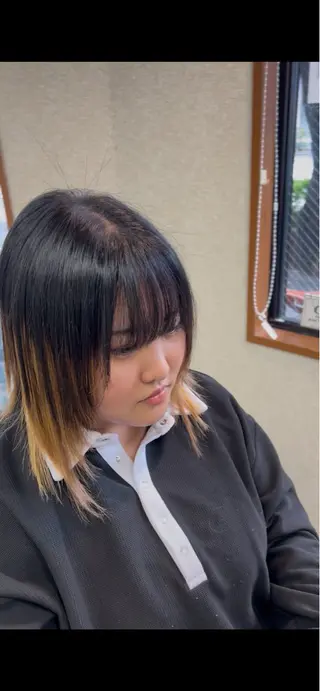 ミディアム 鈴木 令子のヘアスタイル