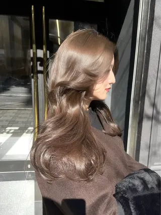 ロング カラー パーマ ヘアアレンジ 🫧かいり🌷韓国 🪽‪烏丸❣️のヘアスタイル