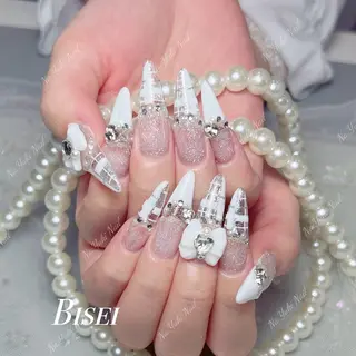 ネイル 🦋 Queenieのネイルデザイン