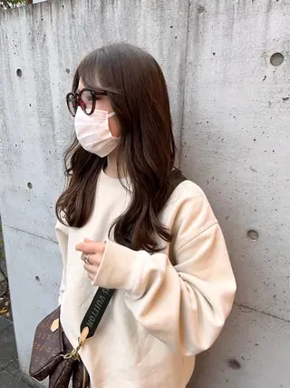 ロング カラー 室谷 ゆりあのヘアスタイル