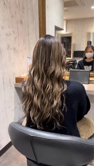 ロング カラー 縮毛髪質改善カケル 透明感カラー✨のヘアスタイル