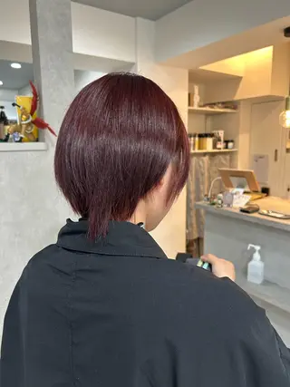 ショート カラー 山岡 茉琳のヘアスタイル