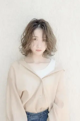 ミディアム カラー ビューティービースト 新宿のヘアスタイル