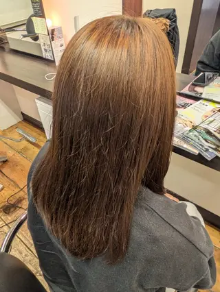カラー セミロング 種市 心愛のヘアスタイル