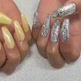 ネイル VIERU 🌈🎀💖のネイルデザイン