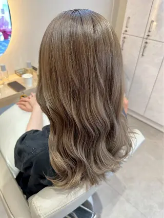 ロング 🩵透明感カラー🩵 TOMOのヘアスタイル