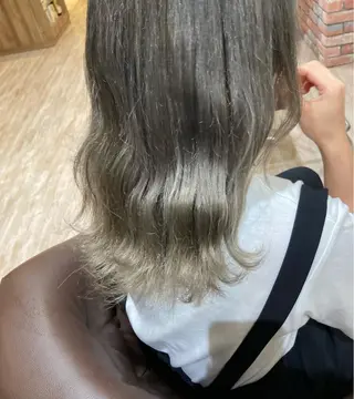 ミディアム カラー ヘアアレンジ 佐藤 睦月のヘアスタイル