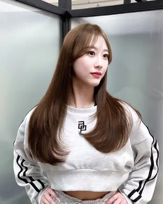 カラー 韓国レイヤーカット 髪質改善▫️水野有真のヘアスタイル