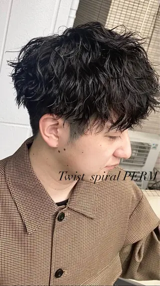 パーマ メンズ 曲がる縮毛矯正 LIBER 岩名のヘアスタイル